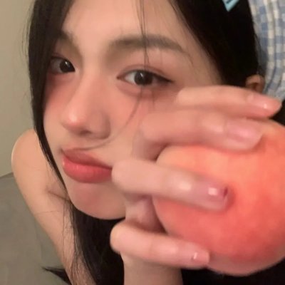 偷偷接吻
