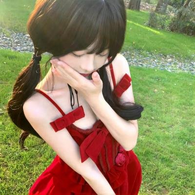 小姑娘艾萝依